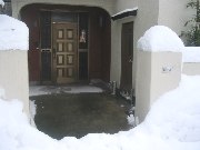 青森市のロードヒーティング融雪状況の画像です。