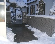 青森市のロードヒーティング融雪状況の画像です。